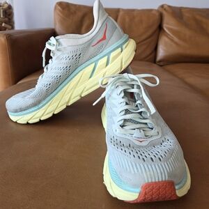 Hoka Women's Clifton 7 Morning Mist/Hot Coral Running Shoes Size 8